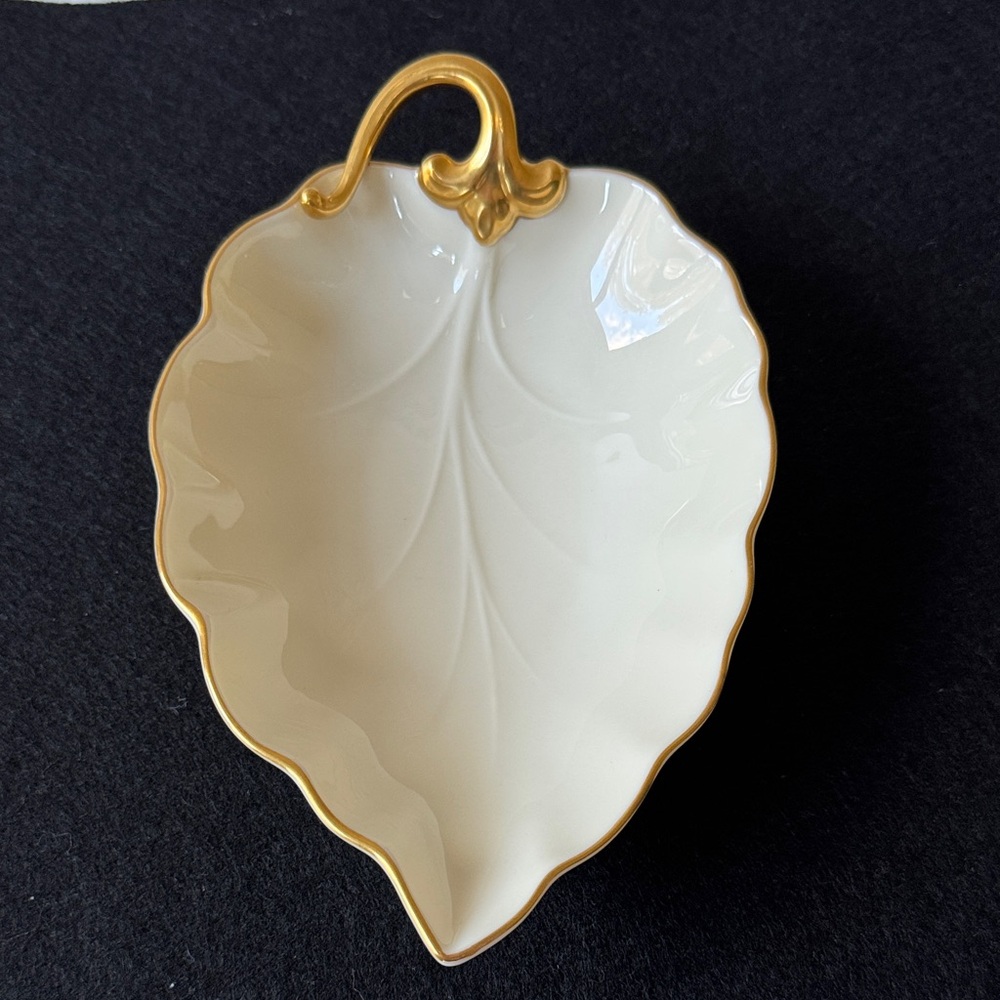 Vintage LENOX Elegant Gold and Cream Leaf-Shaped Dish Hand Decorated w/24K Gold - Picture 7 of 11